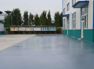 百色彩色路面喷涂翻新的材料对冬季